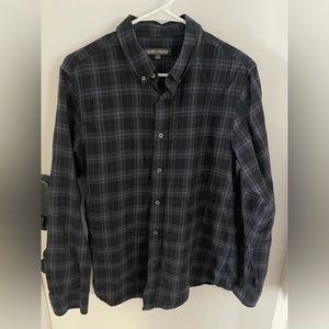 Slate & Stone button up shirt. Pre-owned.